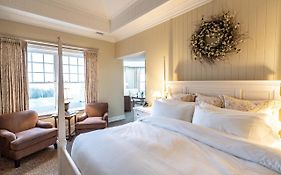 The Inn At Cobble Beach